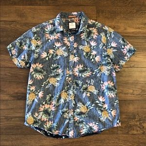 Cactus Man Ricky Singh Mens Button Up Size L Slim Hawaiian Blue Pineapples